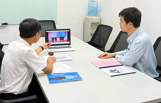 Instructor and driver during one-on-one training