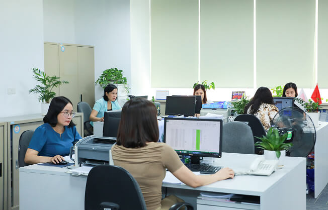 Staff working at the Logitem Vietnam office